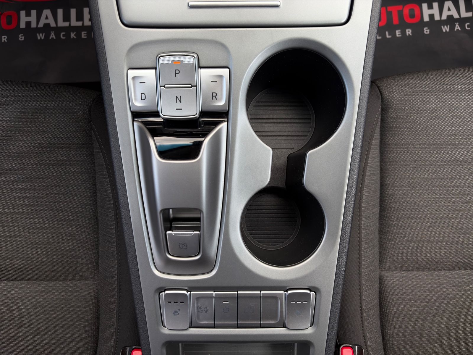 Fahrzeugabbildung Hyundai KONA E Select 2WD ACC LKAS SHZ LHZ CAM CarPlay