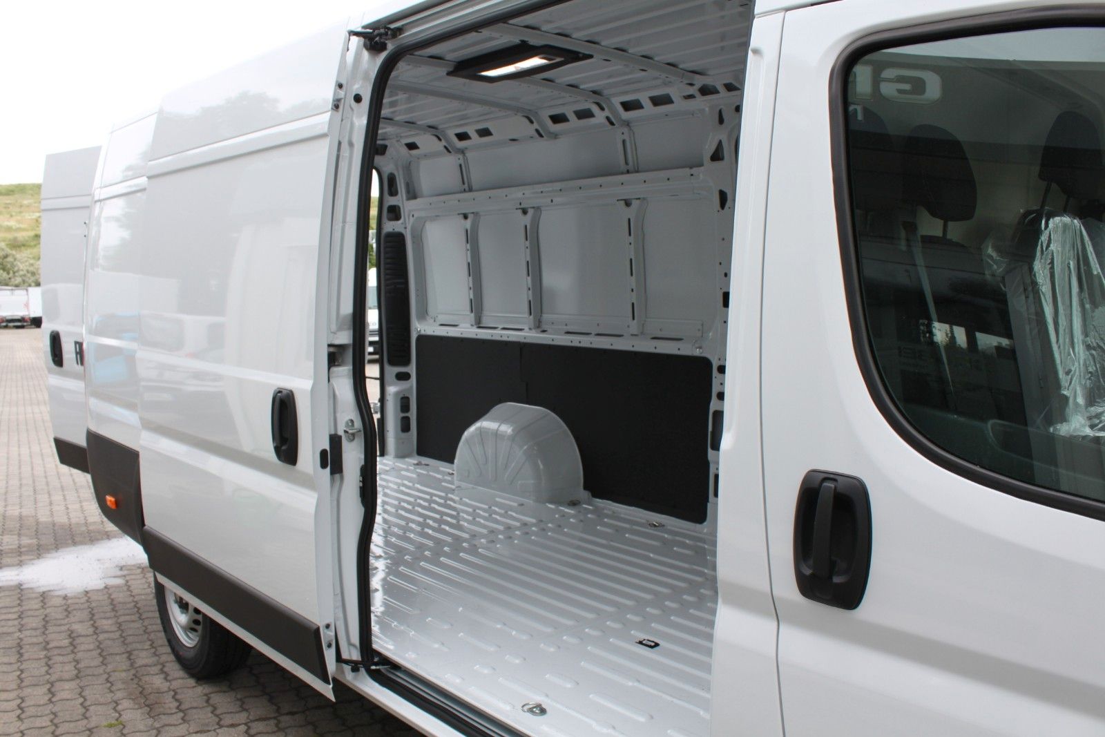 Fahrzeugabbildung Fiat Ducato H2 Kastenwagen 35 L4H2 140 Multijet Maxi