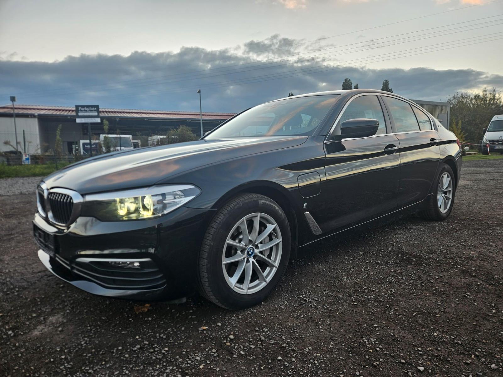 BMW 530e i Performance Limousine Automatik Leder