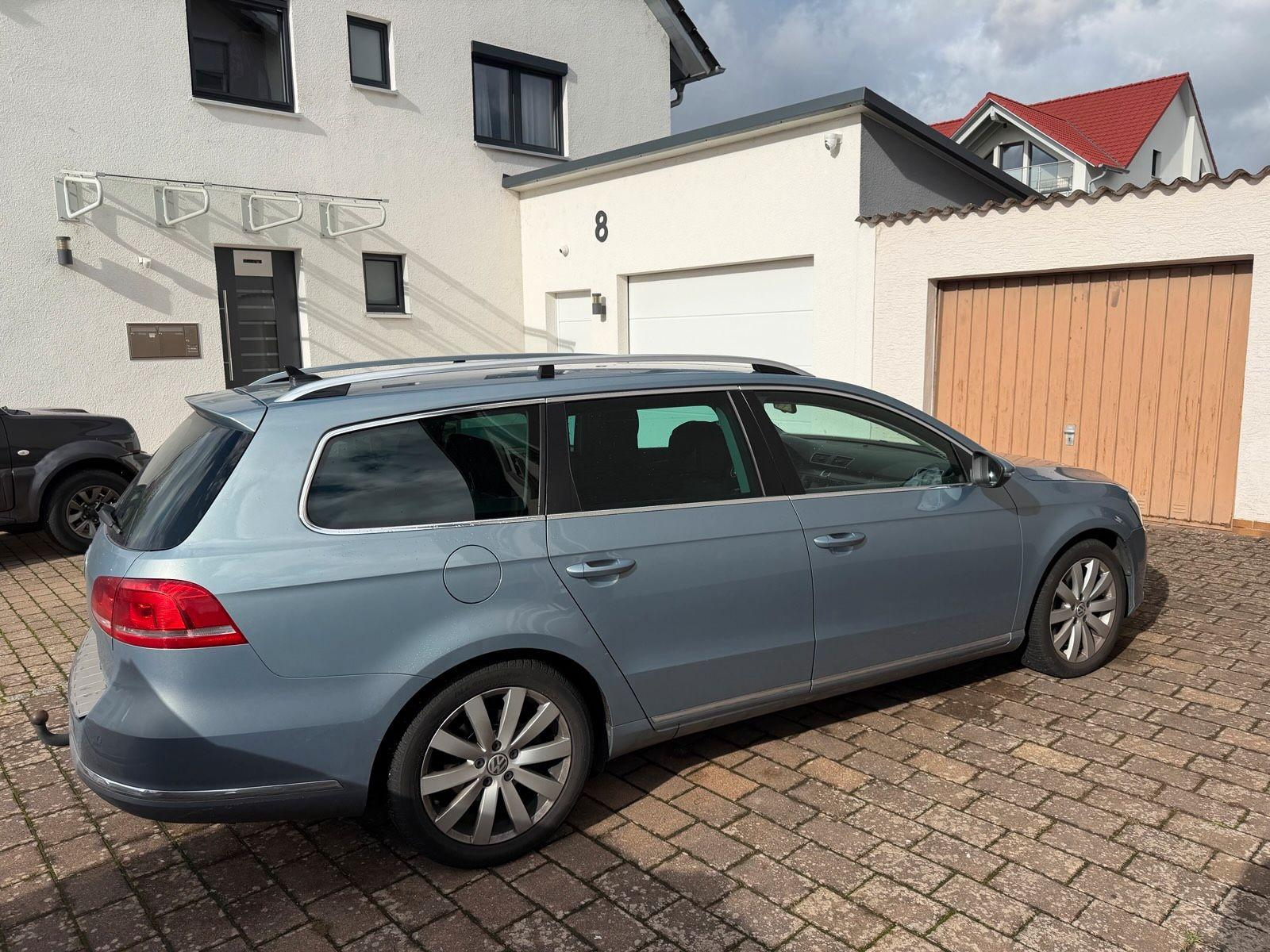Volkswagen Passat 2013 — interior
