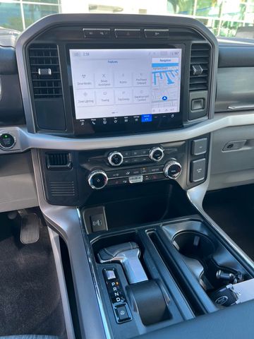 Ford F 150 Lightning SXT AWD Elektro 2023 hellgrau