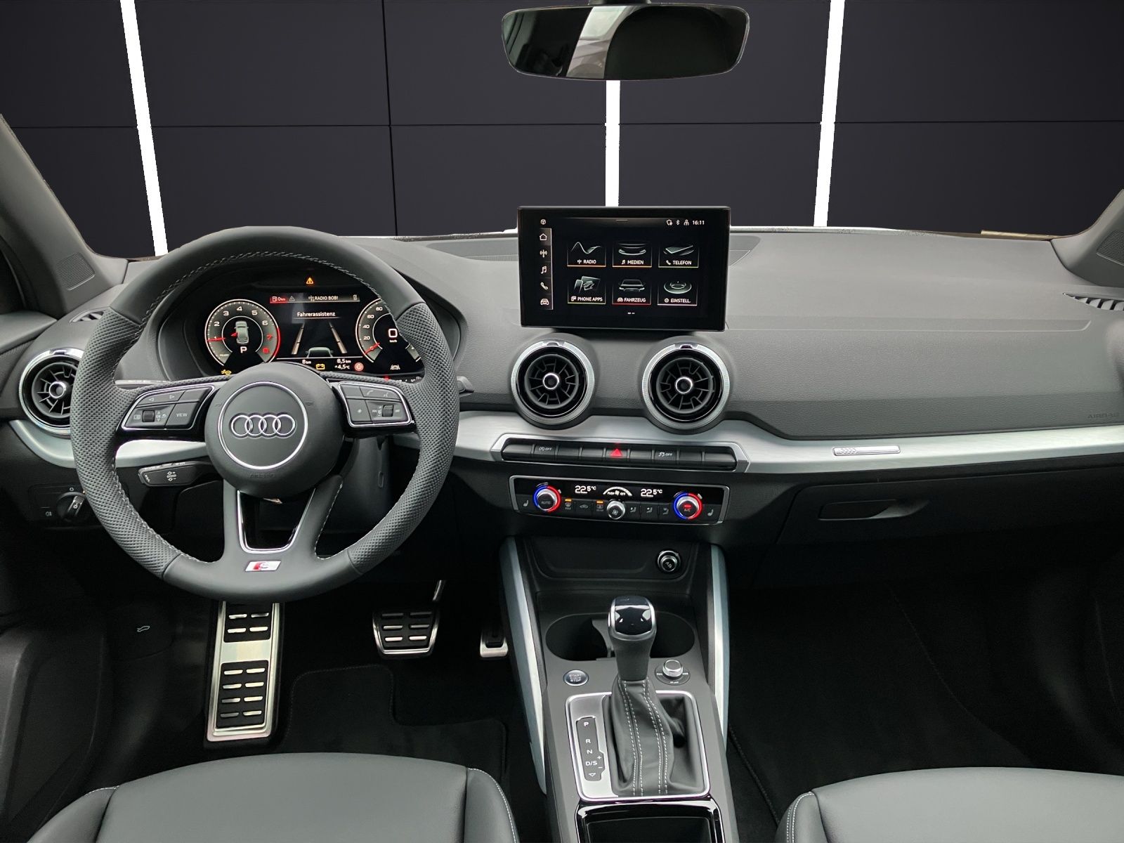 Fahrzeugabbildung Audi Q2 35 TFSI S-line S-tronic LED AHK AVC GRA PDC S