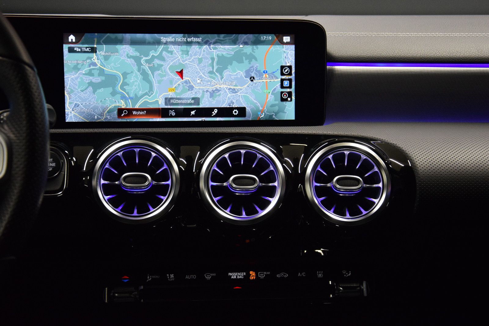 Fahrzeugabbildung Mercedes-Benz A 250 e Edition 2020 AMG Kamera LED MBUX Night