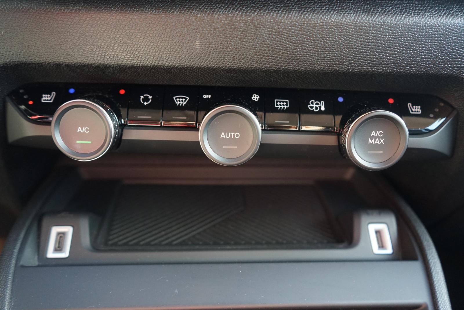 Citroën C4 1.2 12V e-THP Max Aut. LED Navi ACC Kamera