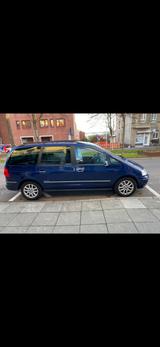 Volkswagen Sharan 1.8T tiptronic United United - Volkswagen Sharan mit Benzin-Antrieb: Kleinbus, Automatik, 1.8