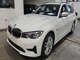BMW 320 e Touring*PANO*ACC*KlIMA 3-ZONEN*LIVE COCKPI - BMW 320 mit Hybrid-Antrieb: Kombi
