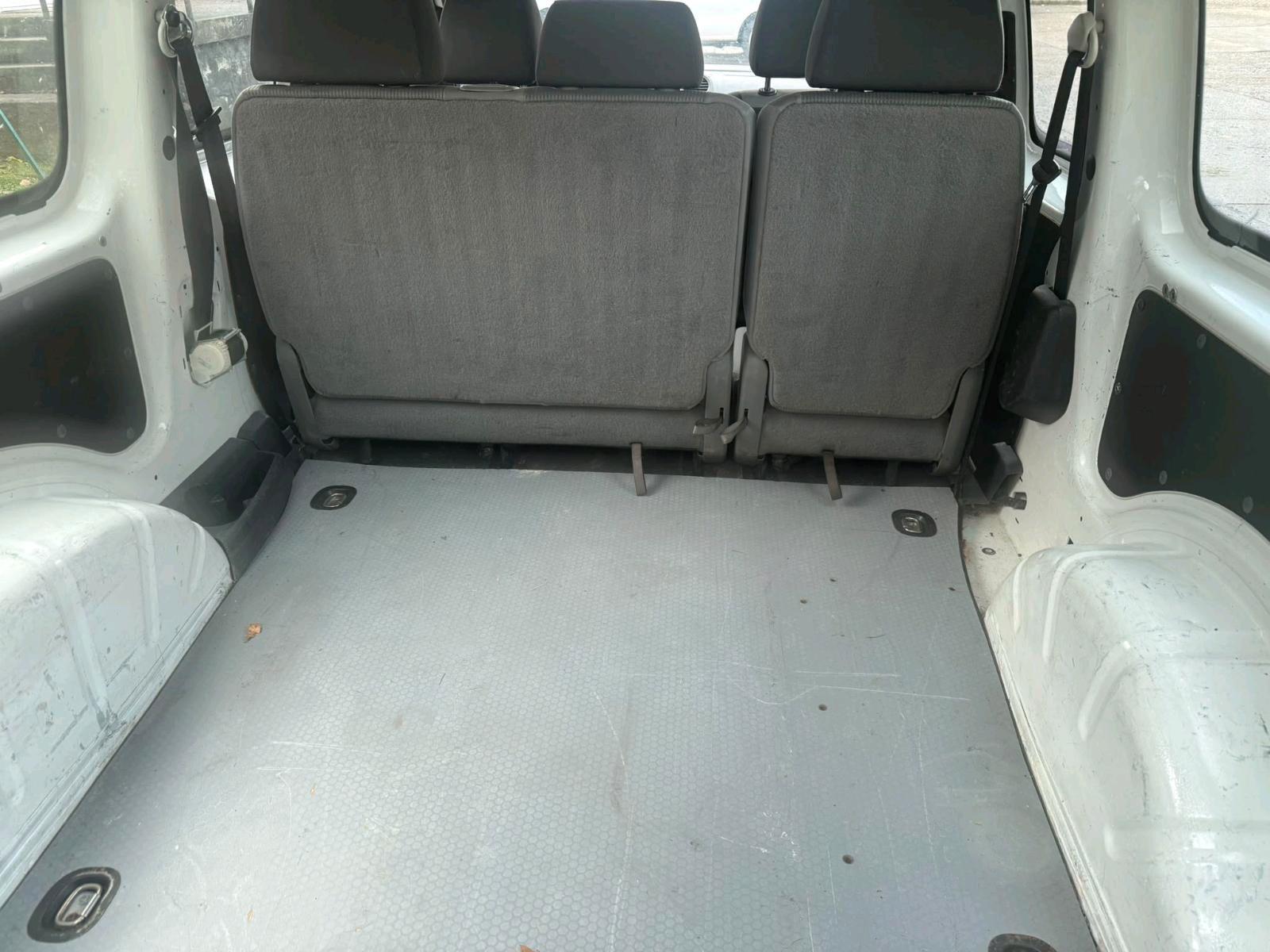 Volkswagen Caddy 2011 — photo 9