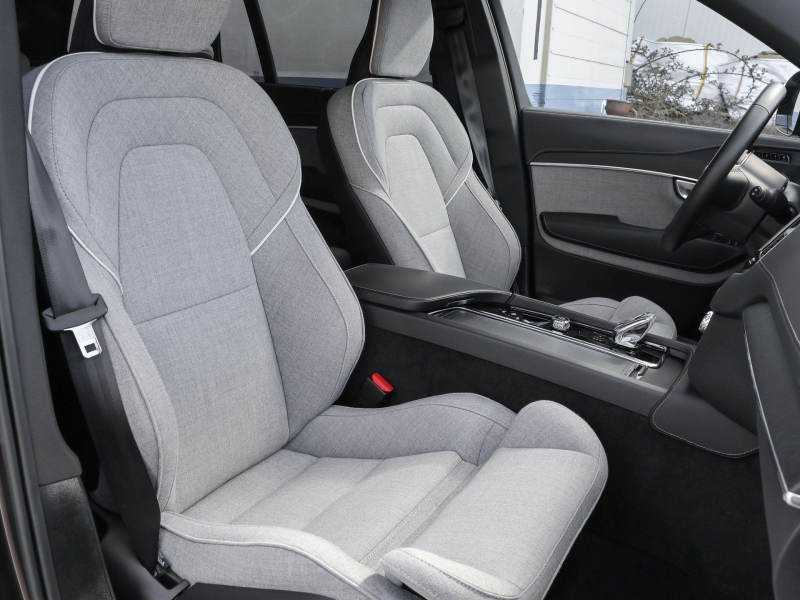 Volvo XC90 Plus Dark Recharge Plug-In Hybrid AWD foto 5