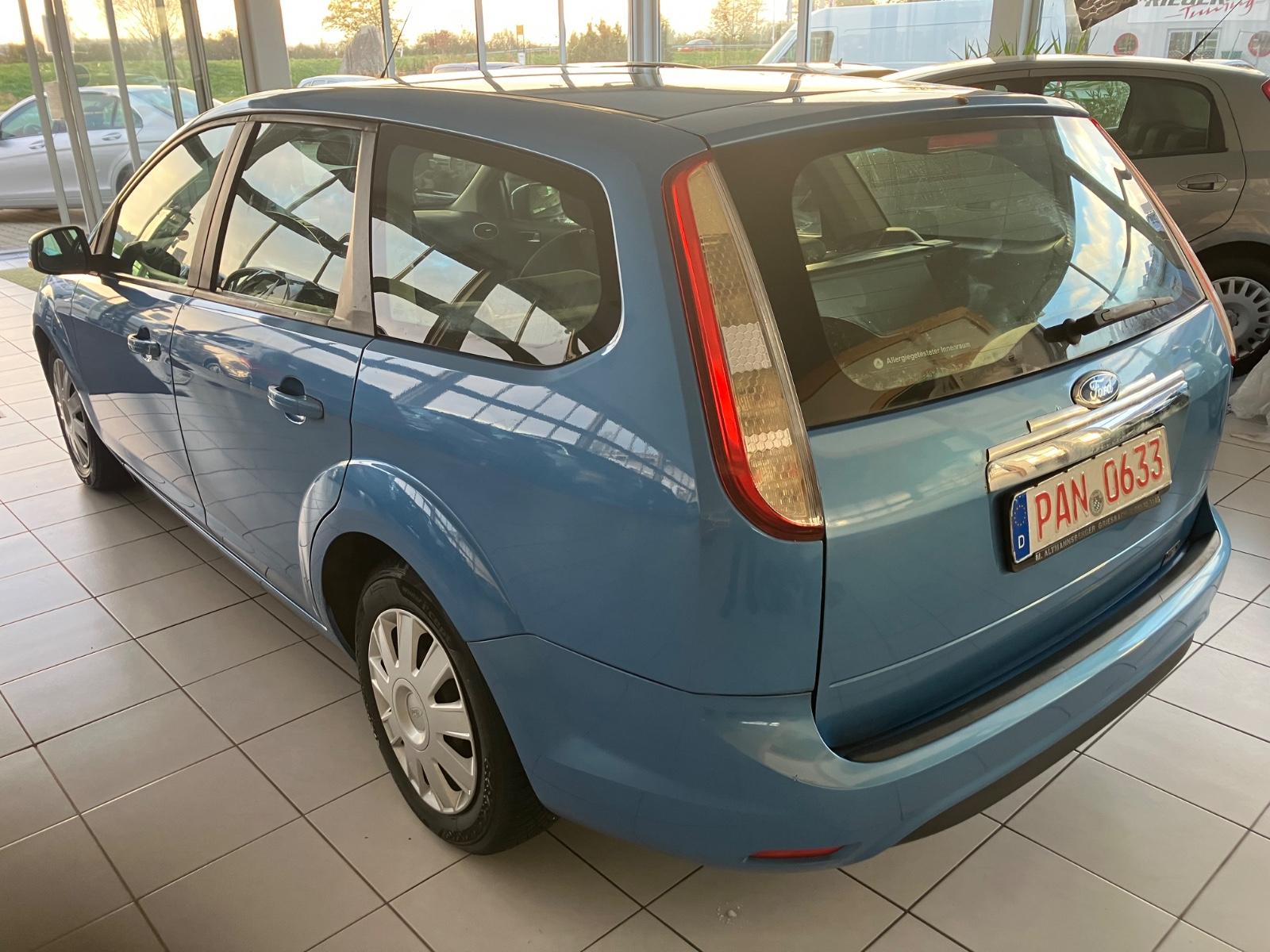 Ford Focus 2009 — photo 11