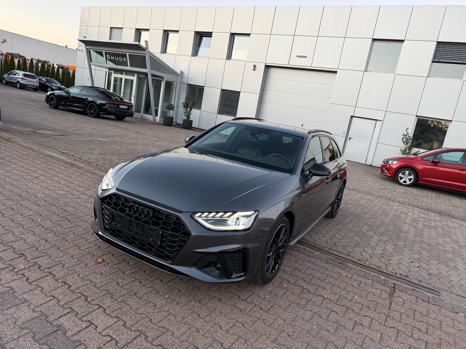 Audi A4 - 1