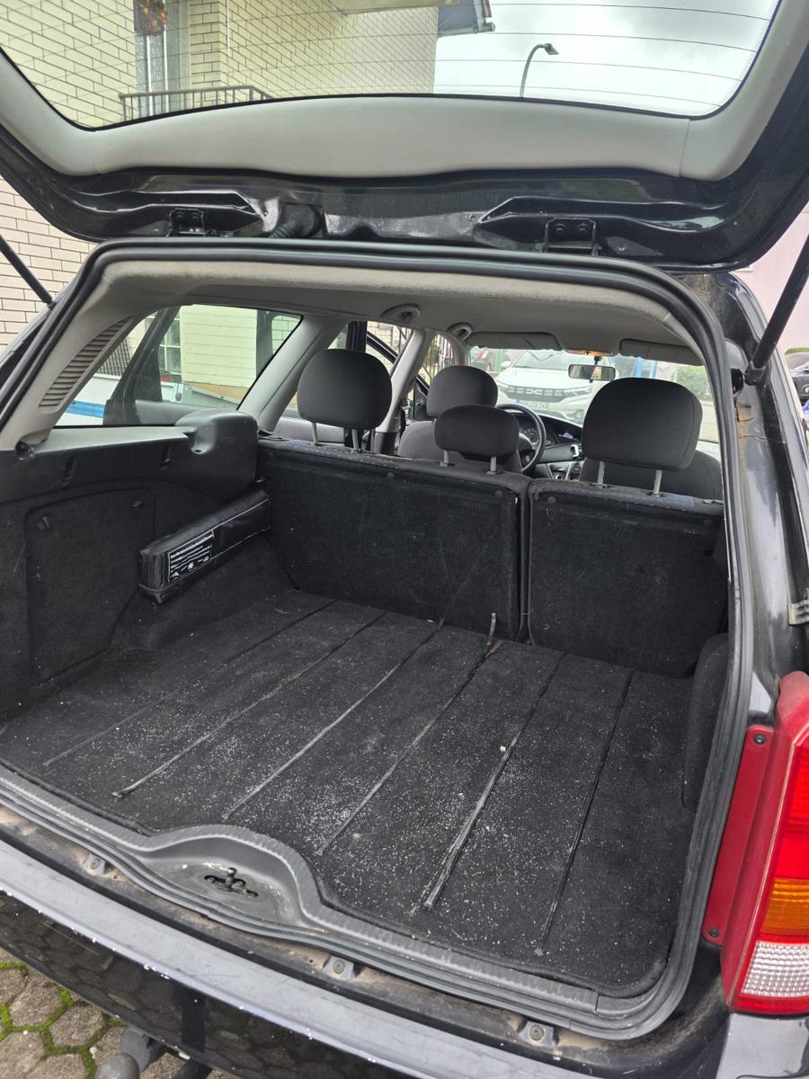 Ford Focus 2004 — photo 12