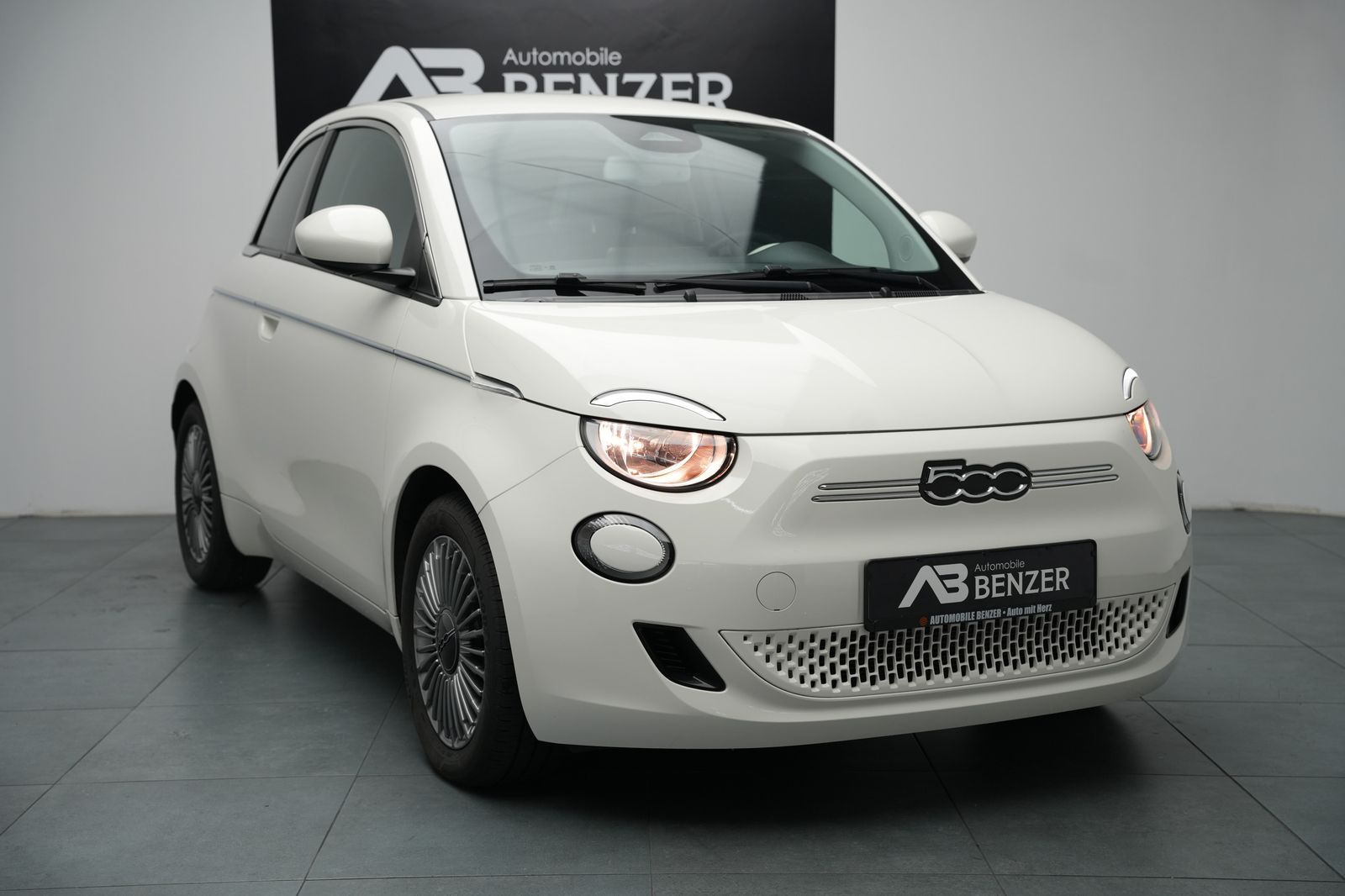 Fahrzeugabbildung Fiat 500 e*Klima*Bluetooth*Spurhalteassistent*Keyless