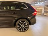 Volvo XC60 B4 Momentum Geartronic Momentum - gebrauchte Volvo XC60 aus dem Jahr 2021