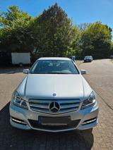 Mercedes-Benz 220 - Mercedes-Benz 220 in Bremen