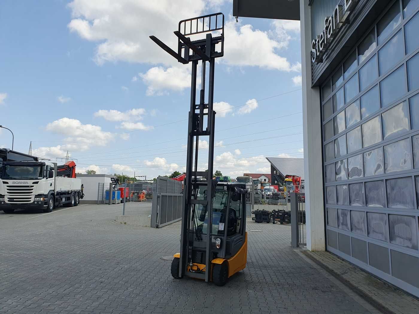 Fahrzeugabbildung Jungheinrich EFG 215 / Triplex: 4.25m! / SS / nur 2.184h!