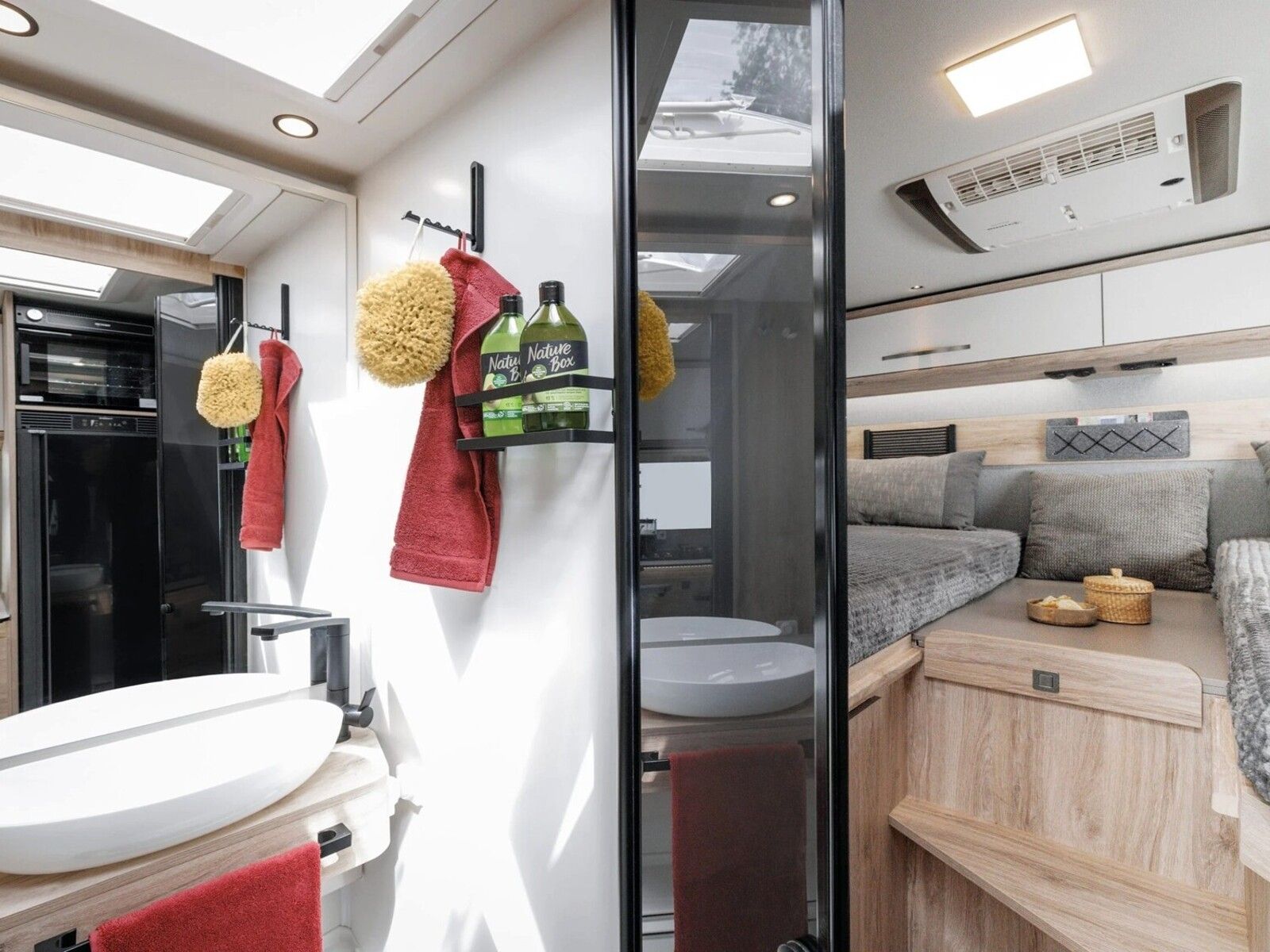 Fahrzeugabbildung Eura Mobil Xtura XT 686 EF Solar,Navi,Markise,Delta-Felgen