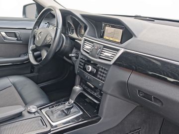 Mercedes E 220 - 2