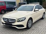 Mercedes-Benz E 200 d AVANTGARDE Aut*PDC*Kamera*LED*Navi* - Mercedes-Benz E 200 mit Diesel-Antrieb: Taxi, Limousine