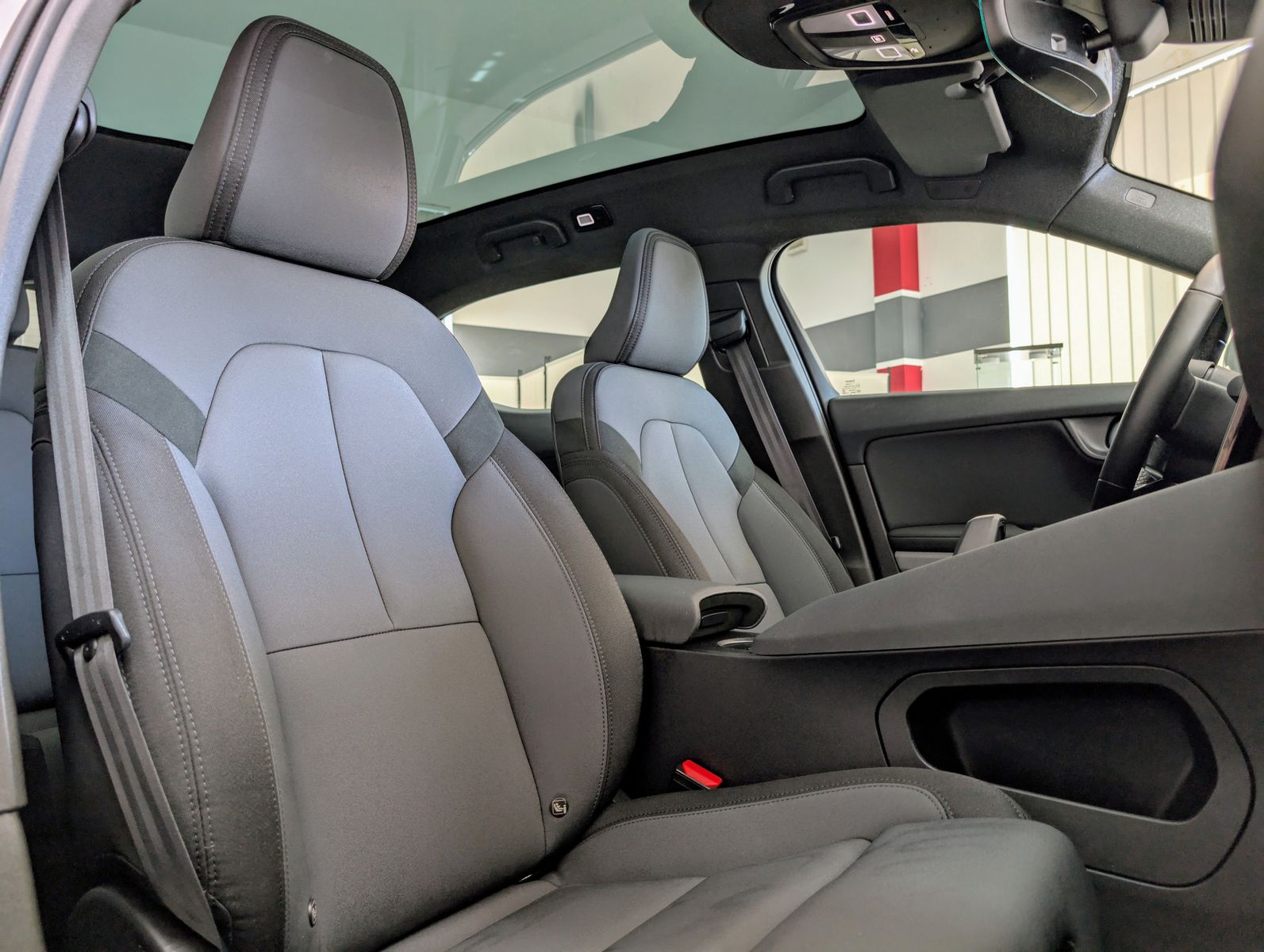 Fahrzeugabbildung Polestar 2 Long Range Dual PANO PLUS-PACK PIXEL H&K 78kWh