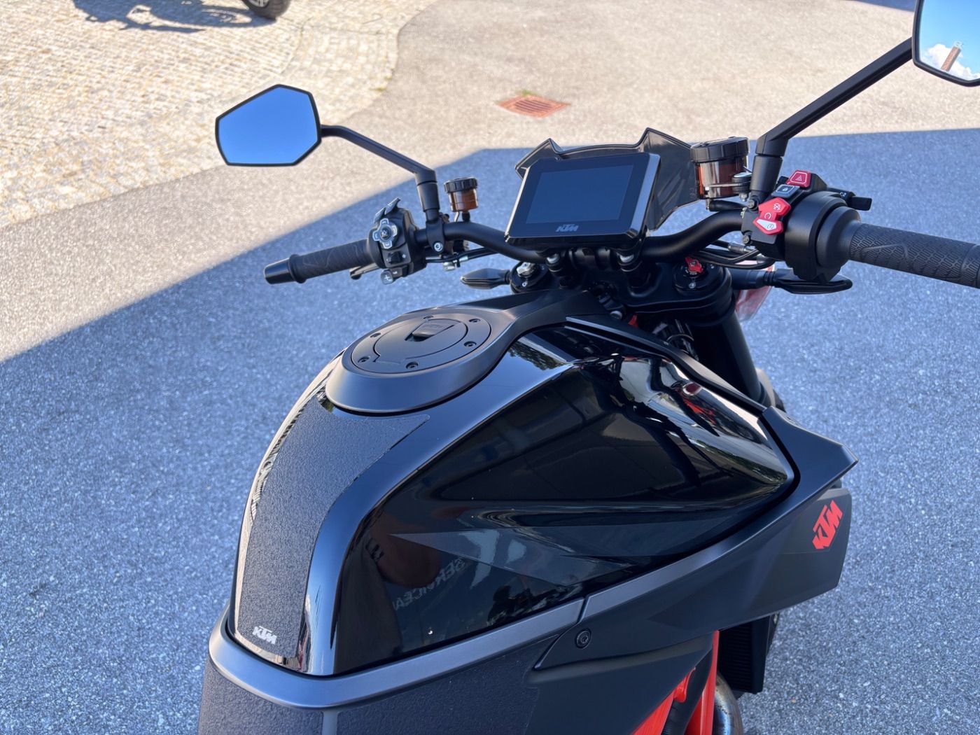 Fahrzeugabbildung KTM 1290 Super Duke R, Remus, Kurzer KZH, TechPack,