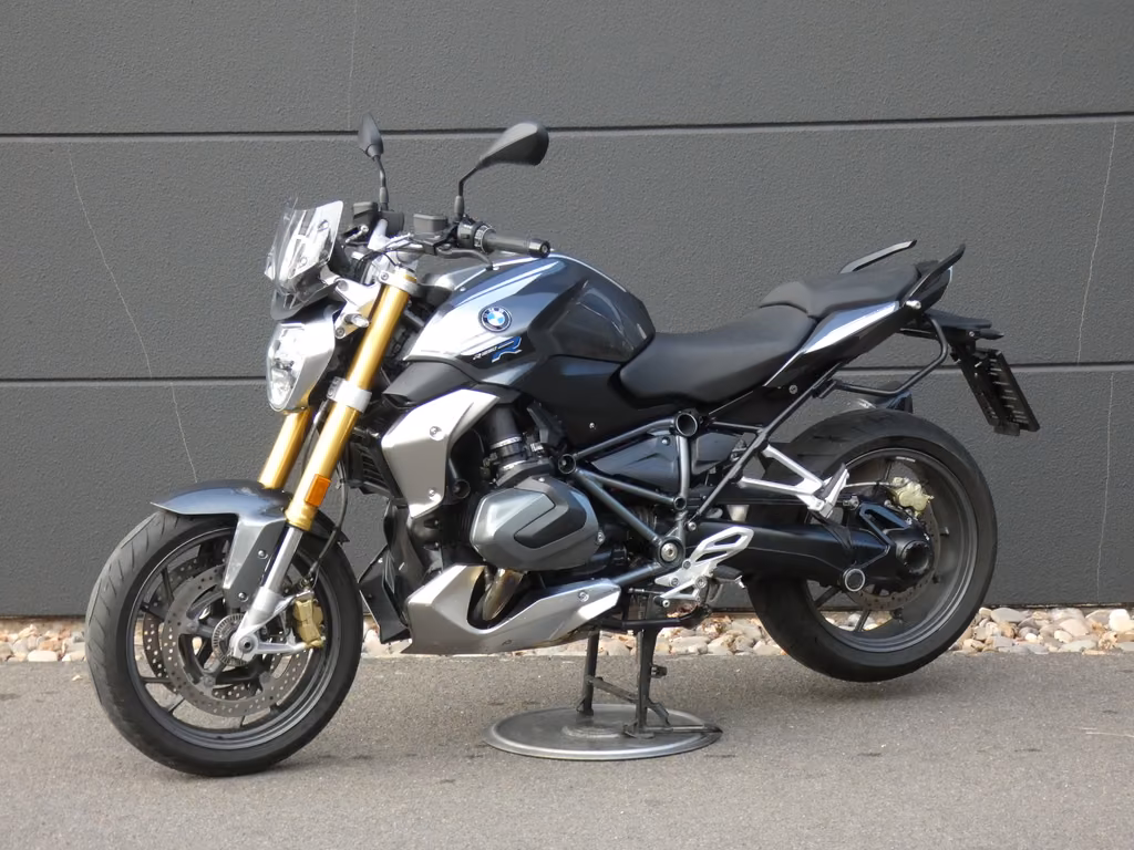 BMW R 1250 R exclusive neuwertig!