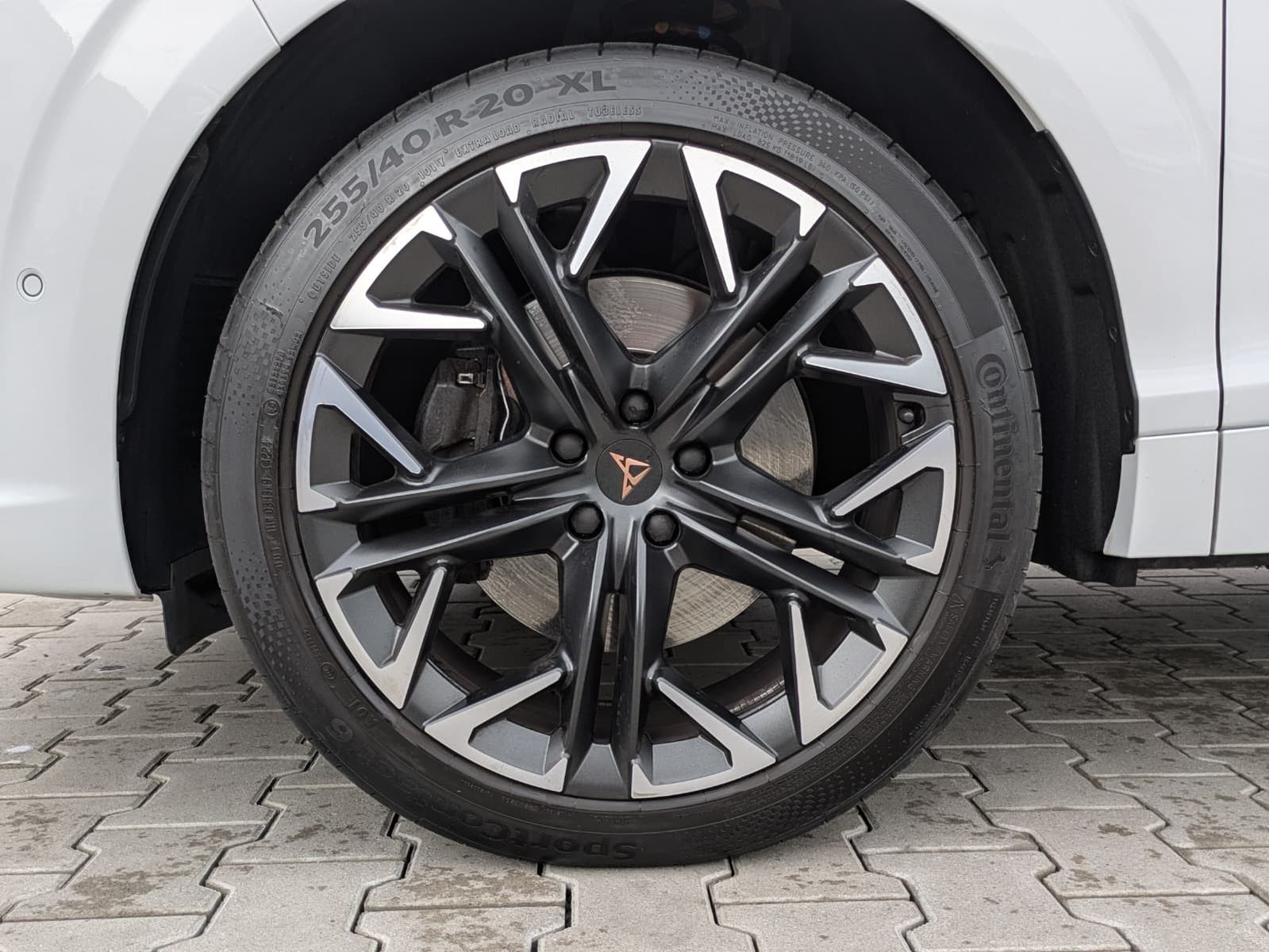 Fahrzeugabbildung CUPRA Terramar 2.0 TSI 4D VZ HUD*MATRIX*PANO*DCC*20"