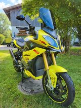 BMW S1000XR - BMW GELB