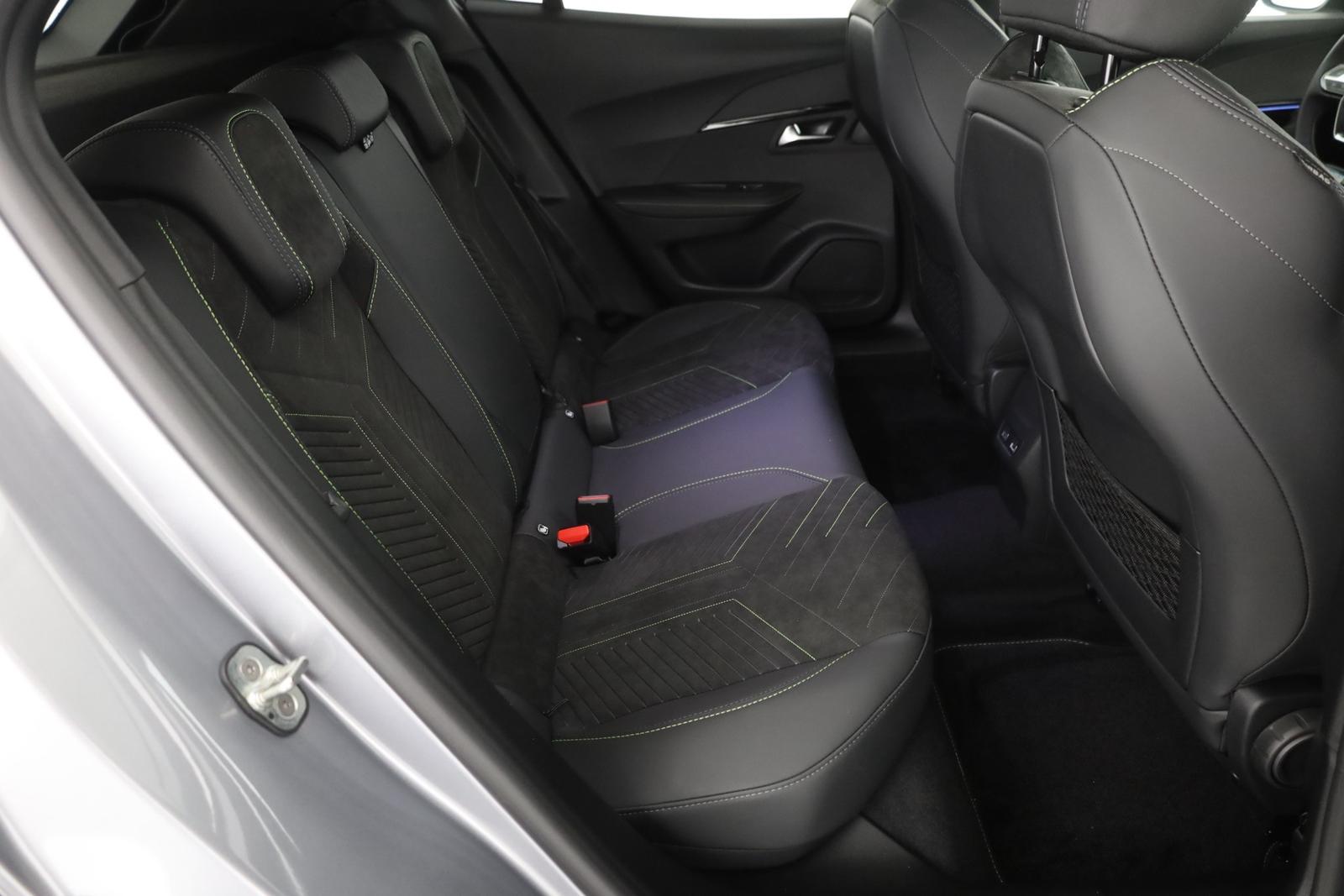 Peugeot 2008 GT 1.2 Hybrid 145 Aut. LED ACC Navi