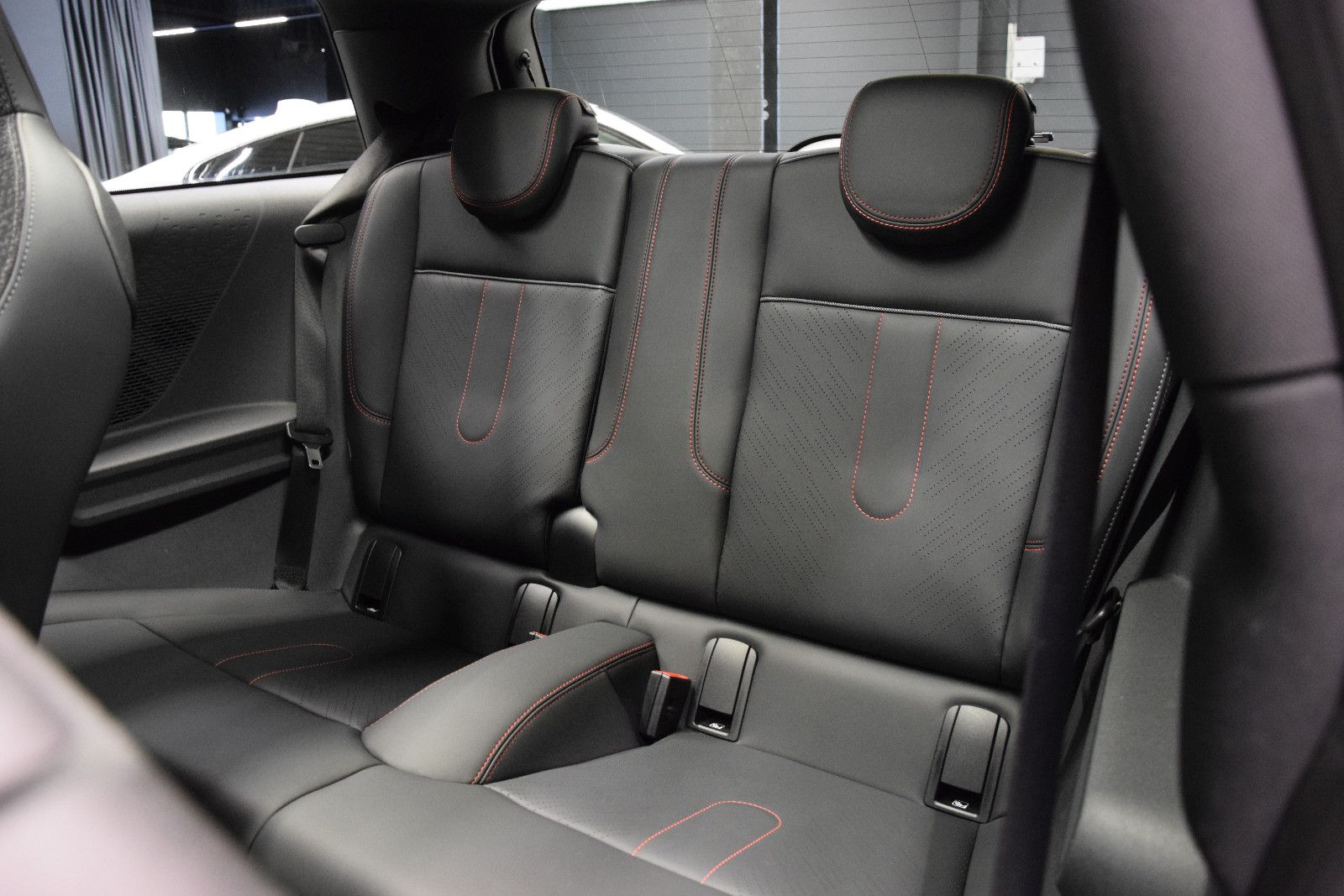 Fahrzeugabbildung MINI Cooper C JCW Trim Paket-XL Pano H&k 360° HuD