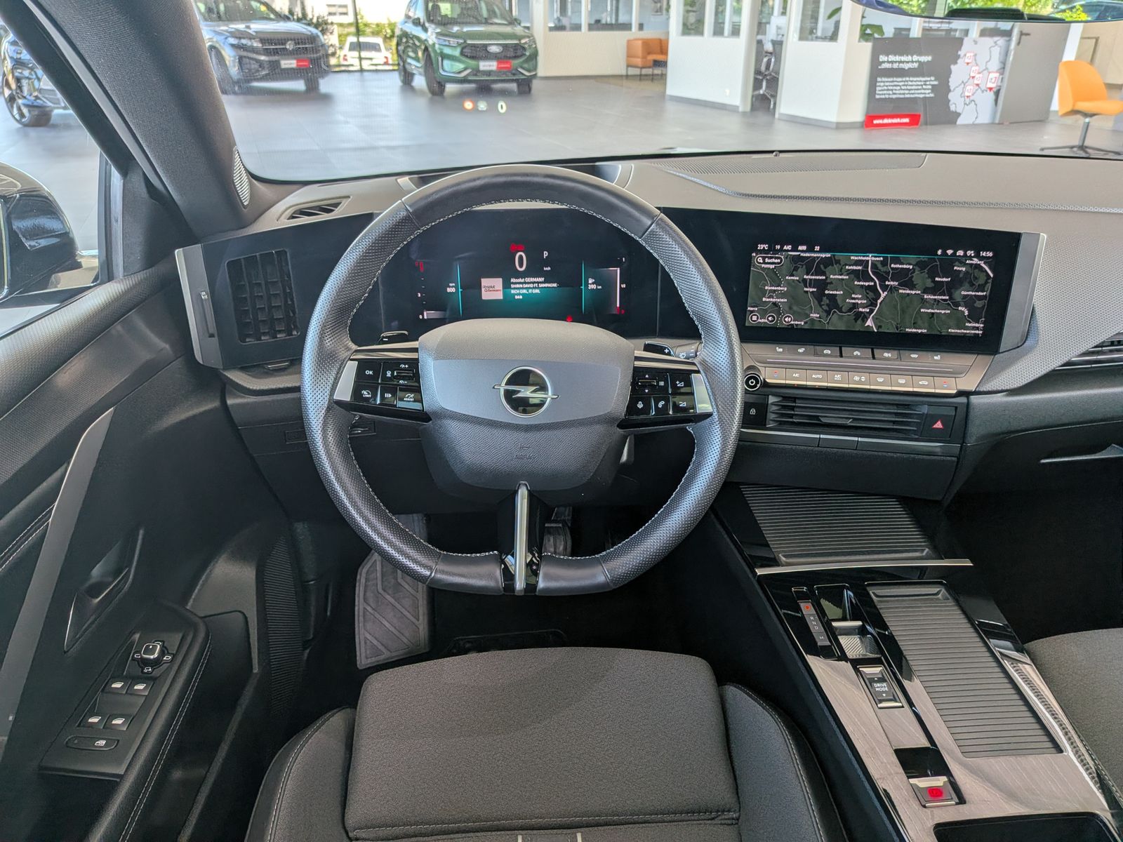 Fahrzeugabbildung Opel Astra ST1.2 GS TECH 360° MATRIX PANO ACC HUD AHK