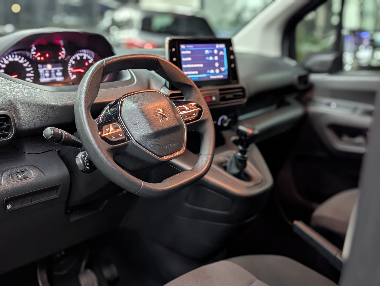 Fahrzeugabbildung Peugeot Rifter L1 Active BlueHDI TEMP PDC KLIMA BLUETOOT