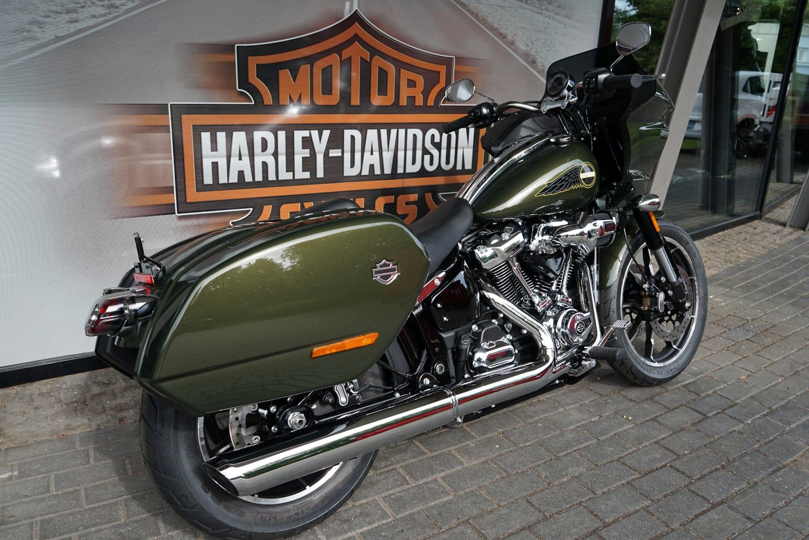 Fahrzeugabbildung Harley-Davidson Low Rider ST 117 HO - CHROME - MY26 - Clubstyle