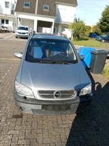 Opel Zafira A - Opel Zafira aus 2003 mit Diesel-Antrieb