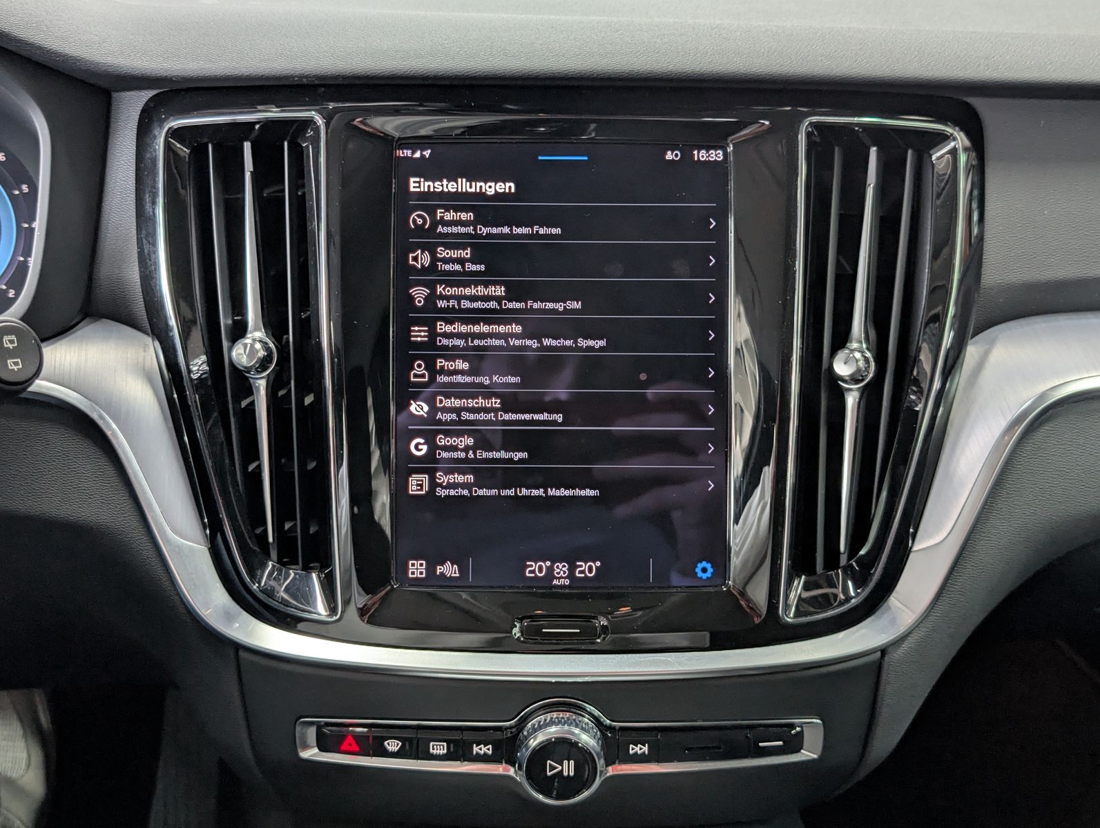 Fahrzeugabbildung Volvo V60 B3 Core 2.0Turbo MHEV VIRT LED APP SOUND AHK