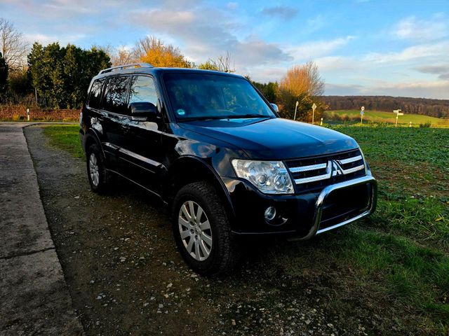 Mitsubishi Pajero 3.2 L