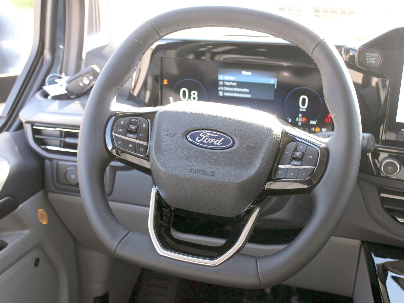 Fahrzeugabbildung Ford Tourneo Custom 320 L1 Tourneo Titanium FWD