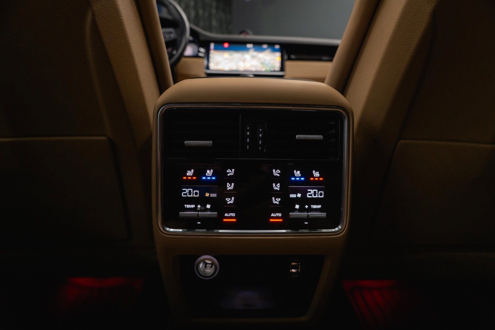 Fahrzeugabbildung Porsche Cayenne Turbo V8 Sport Chrono TECHART *ACC*PANO*