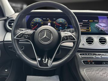 Mercedes E 300 - 9
