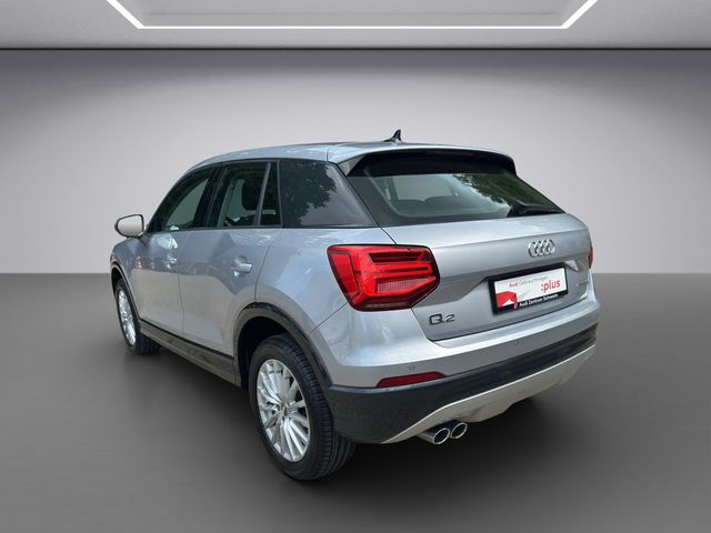Q2 35 1.5 TFSI design S-tronic PDC SHZ NAVI LED