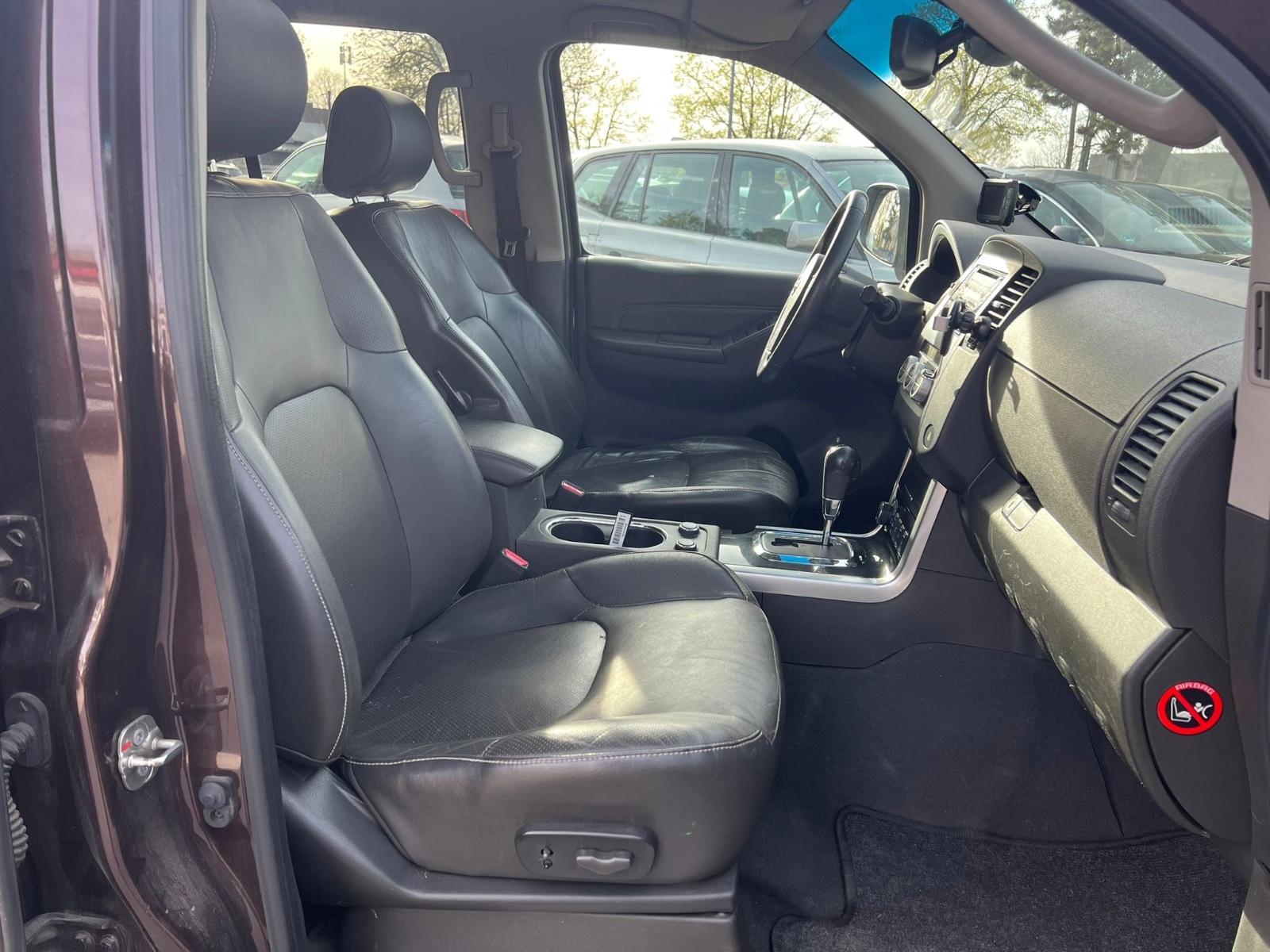Nissan Pathfinder 3.0 dCi V6 LE | 231 ch | BVA | 7 places | Cuir | Toit ouvrant | Sièges électriques chauffants | Phares bi-xénon