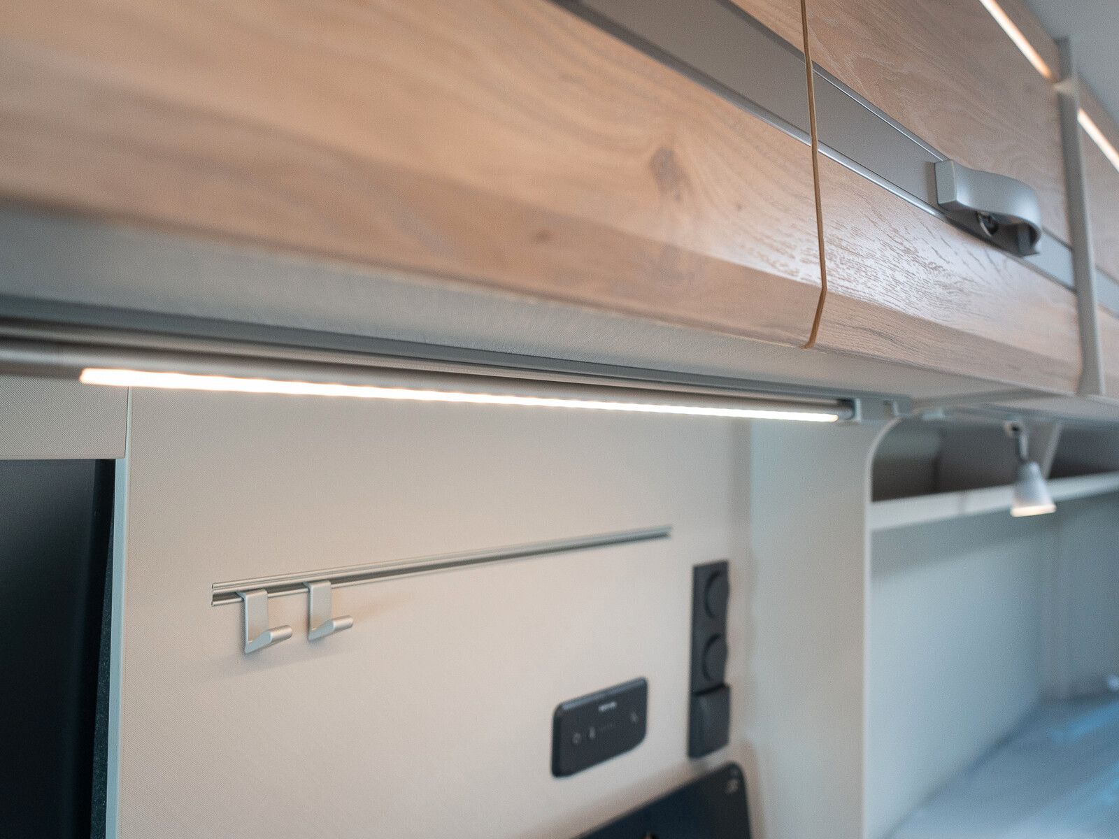 Fahrzeugabbildung Dethleffs Globetrail 640 ES Fiat Rahmenfenster/Heckauszug
