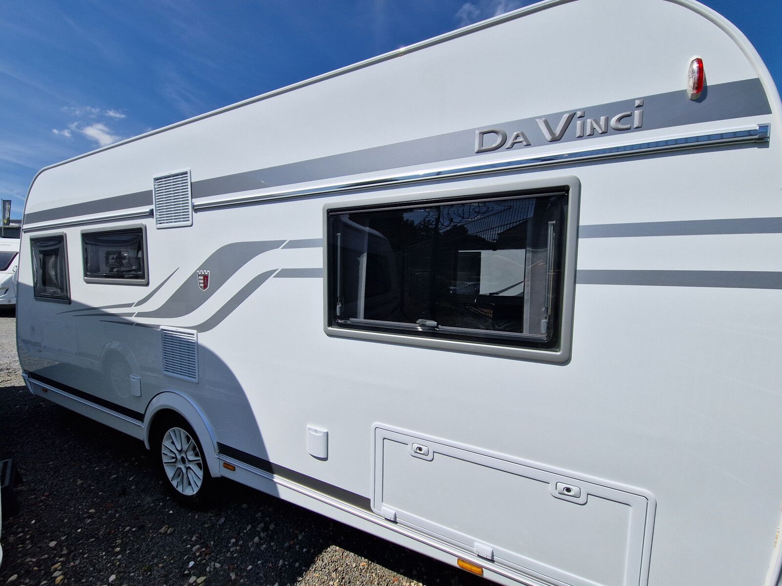 Fahrzeugabbildung Tabbert Da Vinci 495 HE 2.3 2.000kg, Ambiente, Glatt