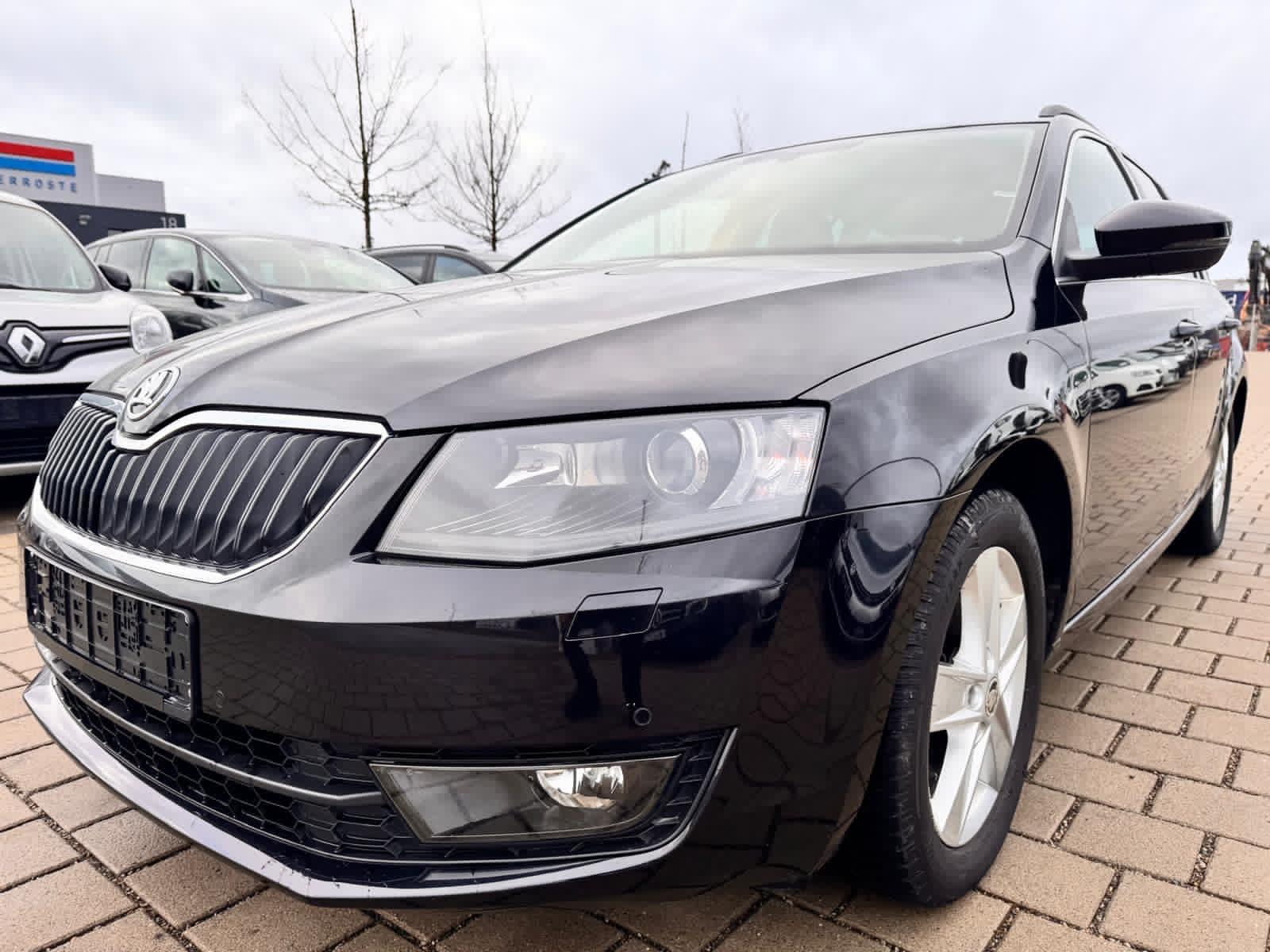 Skoda Octavia Style 4x4 XENON/NAVI/TÜV 06-27
