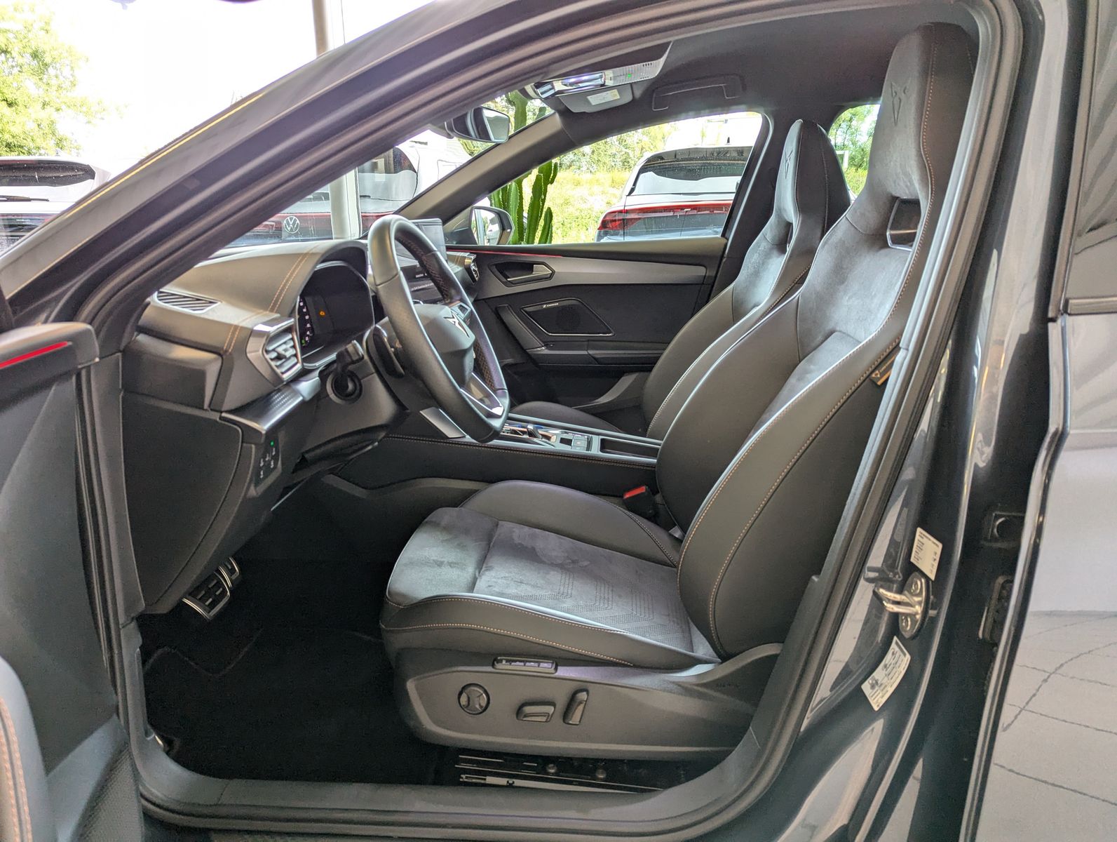 CUPRA Leon 2.0 TDI DSG Matrix Sennh Dynamic-Sitze Edge - Image 12