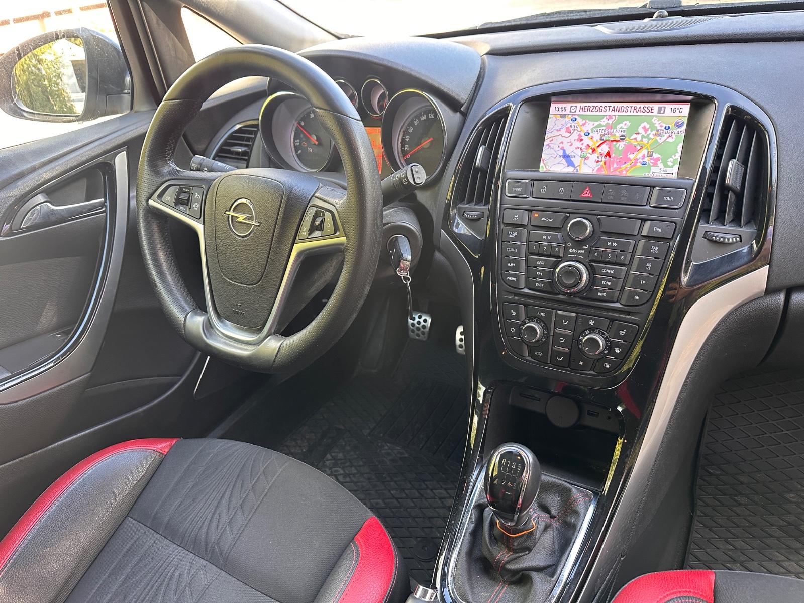 Opel Astra 2013 — photo 9