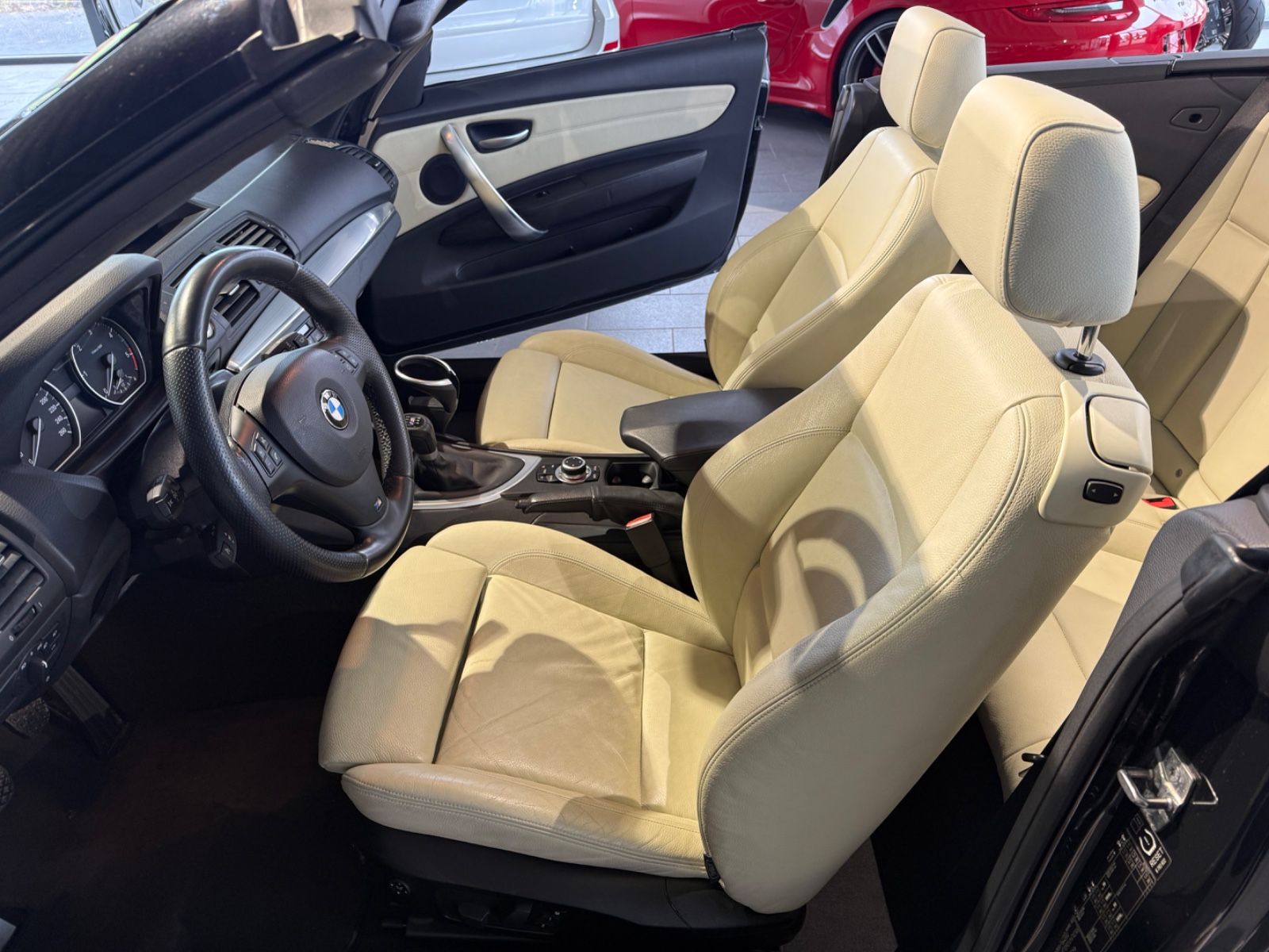 Fahrzeugabbildung BMW 120d Cabrio M Sport *Xenon*NaviProf * PDC*KomfZ*