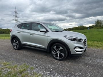 Hyundai TUCSON - 1