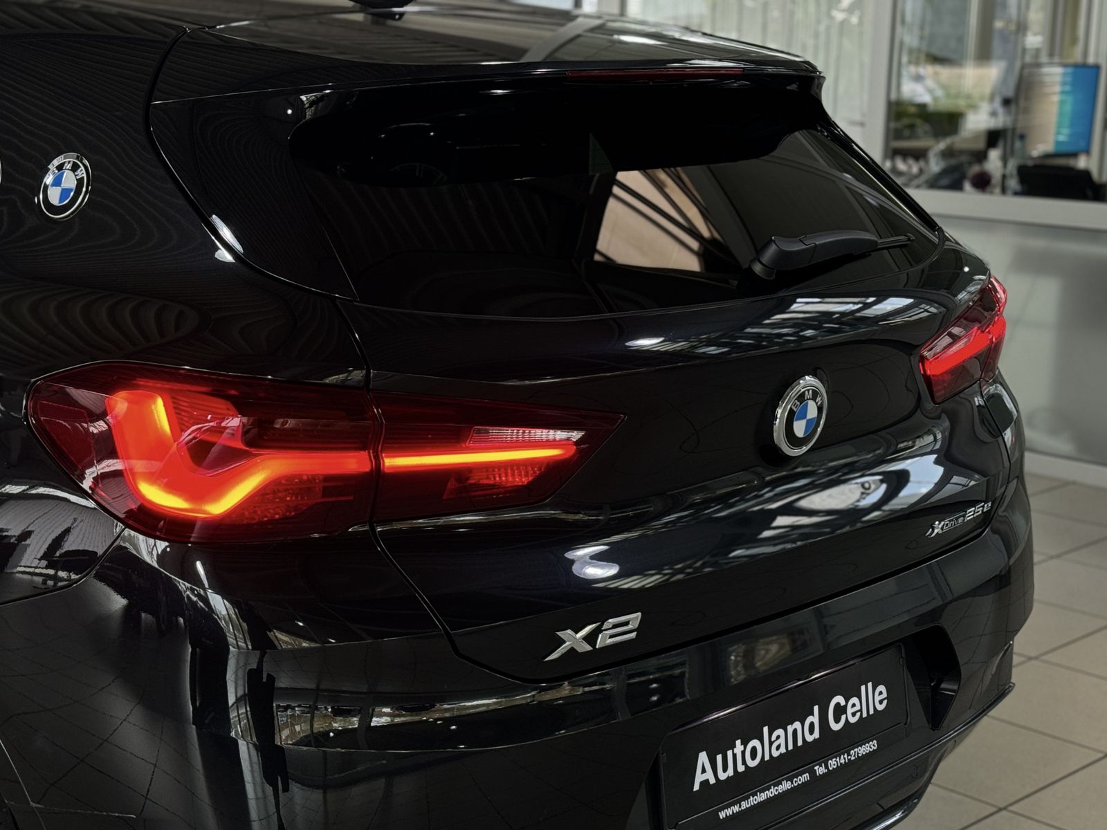 Fahrzeugabbildung BMW X2 xD25e M Sport Kamera HUD DAB Navi+ Alarm19"