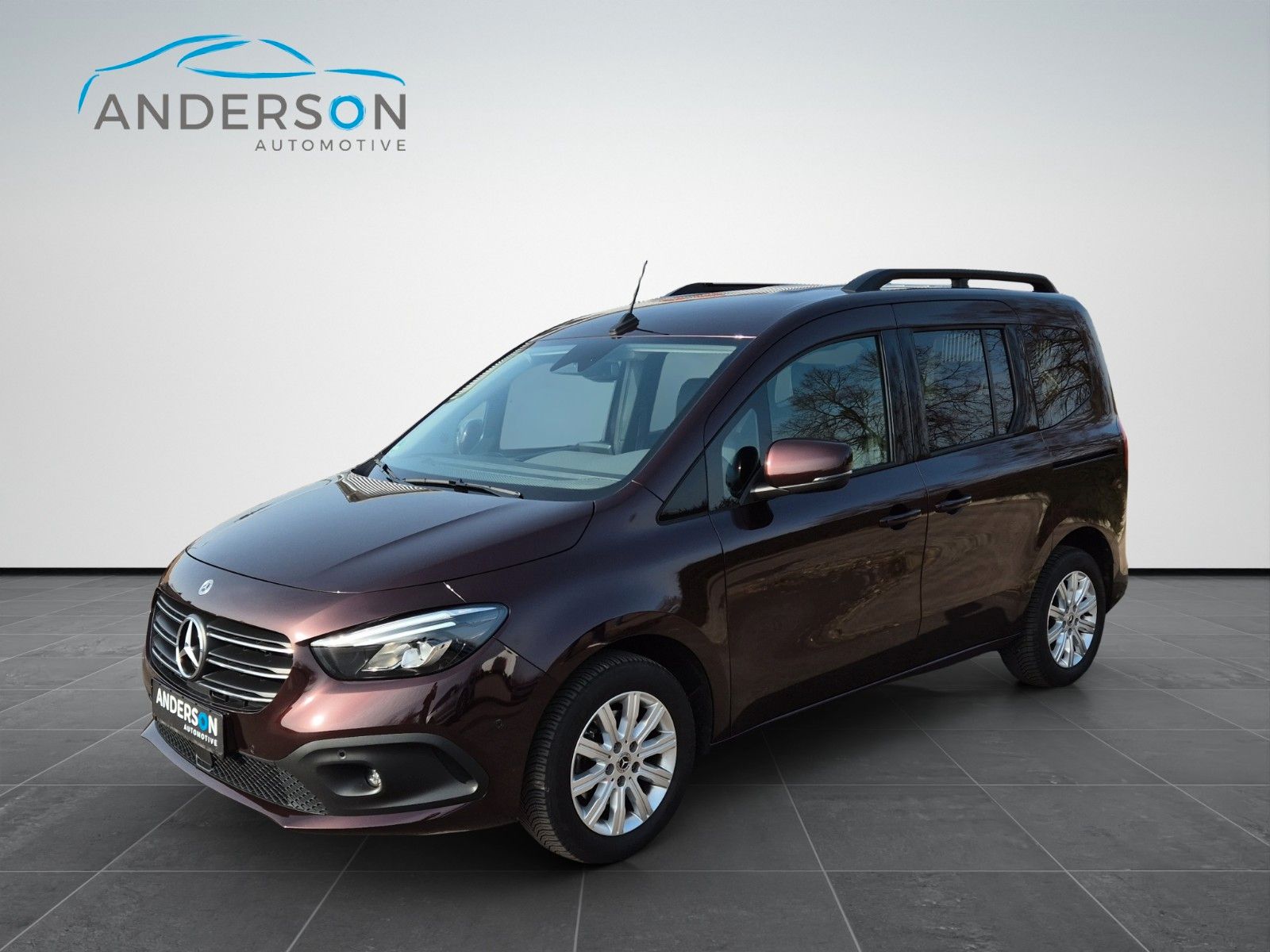 Fahrzeugabbildung Mercedes-Benz T-180 AUTOMATIK KAM LEDER NAVI LED ALLWETTER