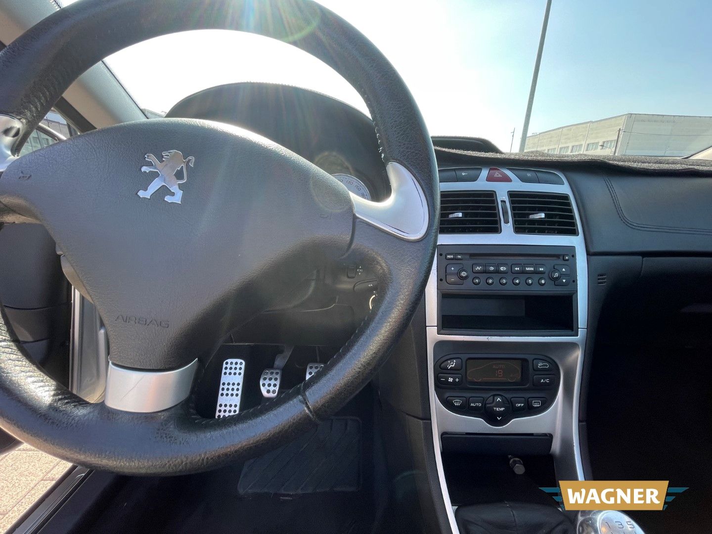Fahrzeugabbildung Peugeot 307 CC Cabrio-Coupe 2.0 Klimaautomatik